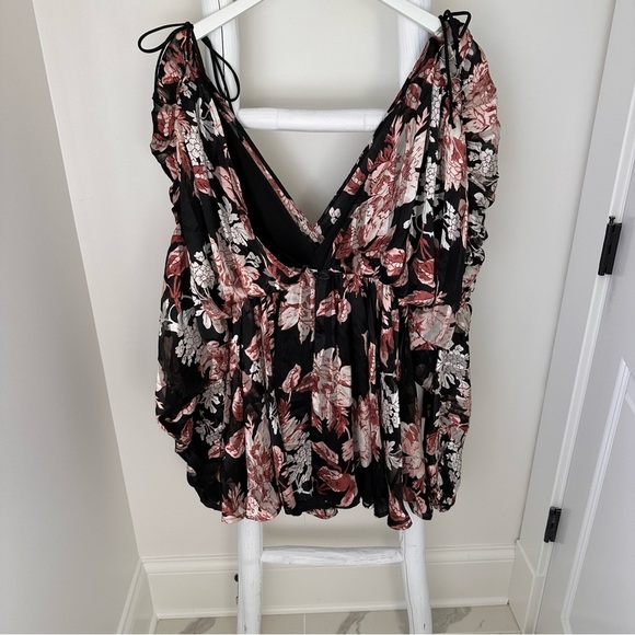 ASOS DESIGN satin stripe blouson mini dress with T ring detail in floral print - Picture 2 of 14